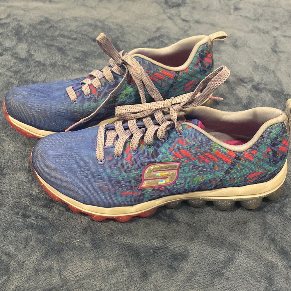 Skechers